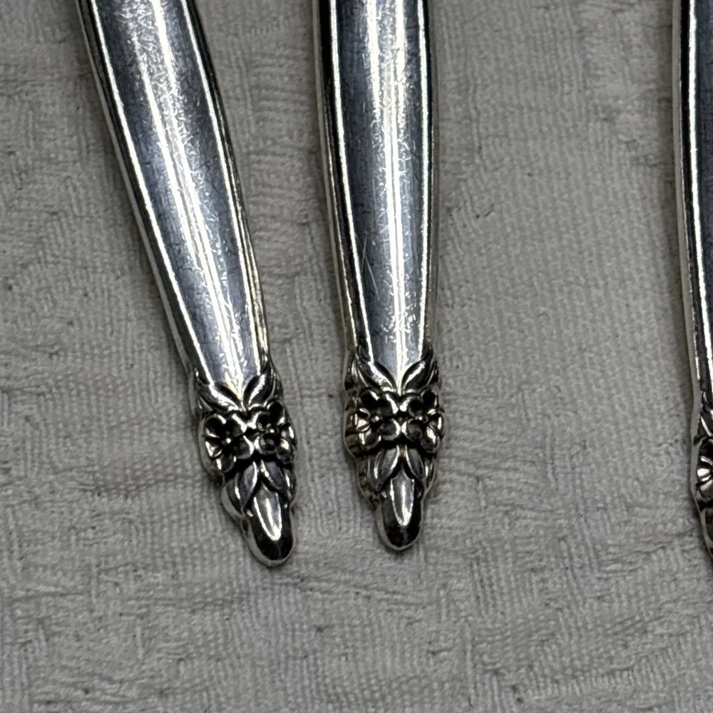 1965 GARLAND 1847 Rogers Bros IS Slotted 4 Tea Spoon Silver Plate Flatware